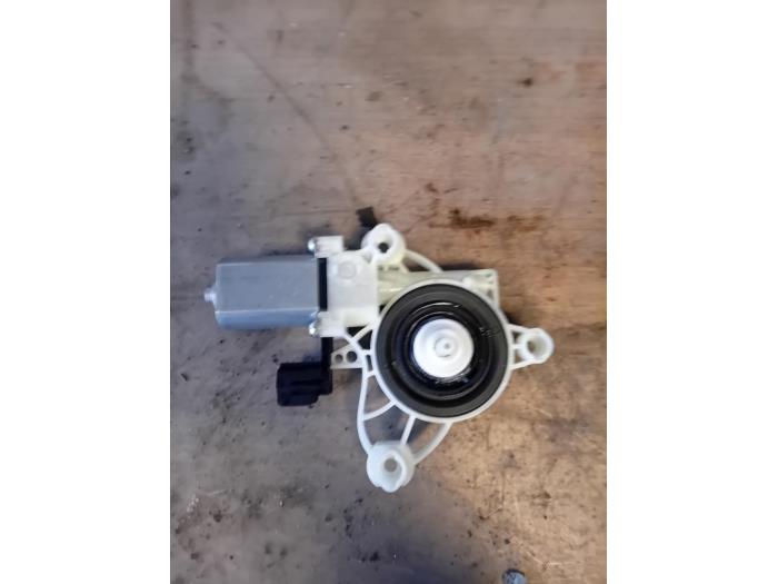 Usados Motor de ventanilla de puerta Ford Puma 1.5 EcoBoost 12V ST Precio de solicitud ofrecido por Autohandel-Smet Gebroeders NV