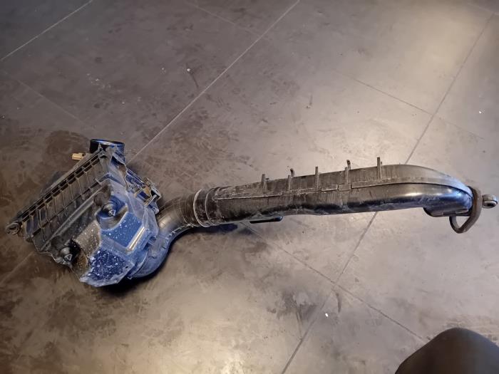 Begagnade Luftfilterhus Ford Puma 1.5 EcoBoost 12V ST Pris på förfrågan erbjuds av Autohandel-Smet Gebroeders NV