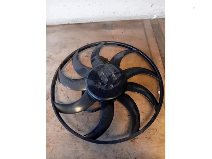 Używane Wentylator Peugeot Rifter (ER/EC/EZ) 1.5 BlueHDi 100 Cena na żądanie oferowane przez Autohandel-Smet Gebroeders NV