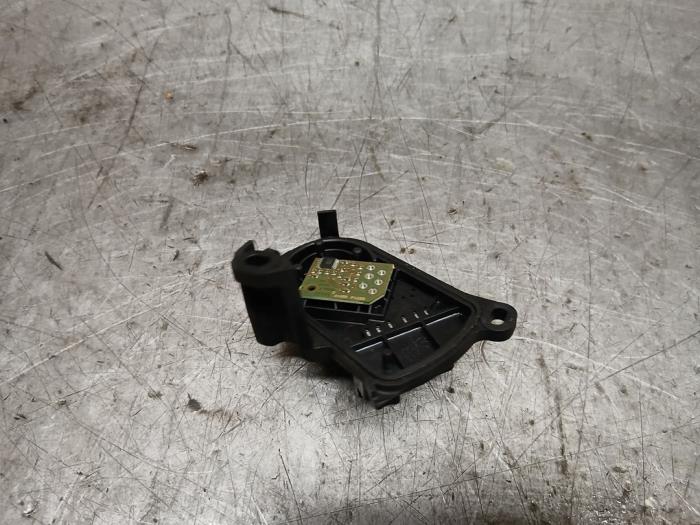 Begagnade Gaspedalsensor Peugeot 508 (F3/FB/FH/FP) 1.6 16V Hybrid 225 Pris € 24,20 Inklusive moms erbjuds av Autohandel-Smet Gebroeders NV