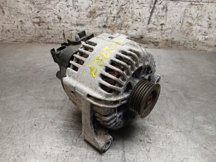 Usagé Dynamo Mini Countryman (R60) Prix € 90,75 Prix TTC proposé par Autohandel-Smet Gebroeders NV