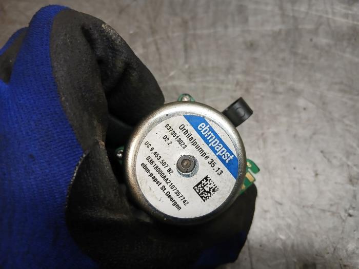 Usagé Pompe Adblue Mercedes A (177.0) 2.0 A-200d Prix € 211,75 Prix TTC proposé par Autohandel-Smet Gebroeders NV