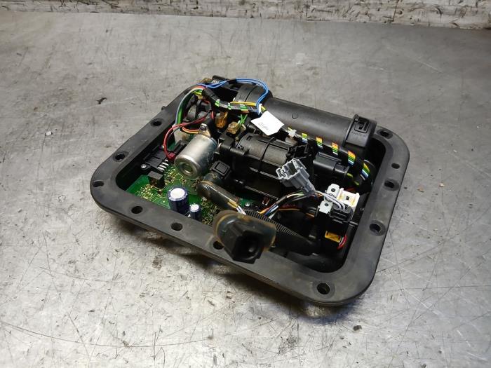 Gebrauchte Adblue Pumpe Opel Grandland (X) 1.5 CDTI 130 Preis € 242,00 Mit Mehrwertsteuer angeboten von Autohandel-Smet Gebroeders NV