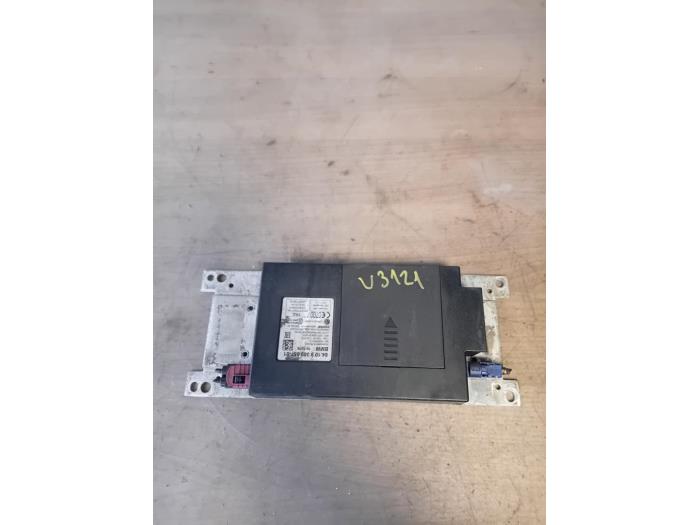 Begagnade Telefonmodul BMW X3 (F25) xDrive20d 16V Pris € 96,80 Inklusive moms erbjuds av Autohandel-Smet Gebroeders NV
