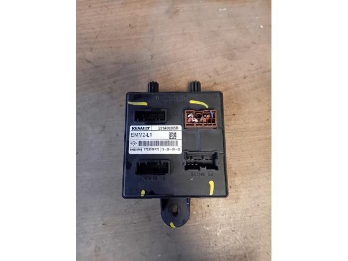 Begagnade Batterikontrollmodul Renault Express 1.3 TCE 100 16V Pris € 121,00 Inklusive moms erbjuds av Autohandel-Smet Gebroeders NV