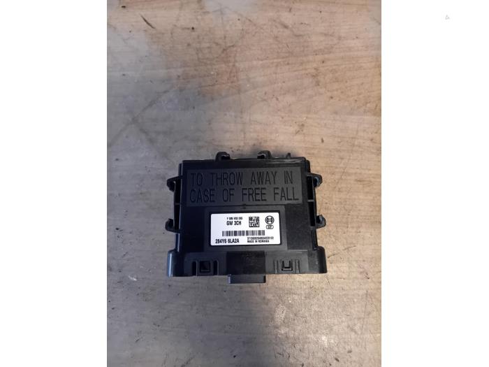Usagé Module Gateway Renault Express 1.3 TCE 100 16V Prix € 60,50 Prix TTC proposé par Autohandel-Smet Gebroeders NV