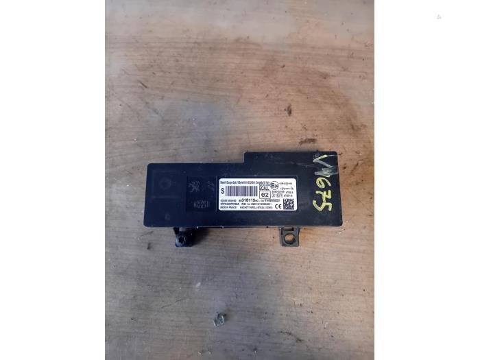 Begagnade Bluetooth-modul Opel Grandland (X) 1.5 CDTI 130 Pris på förfrågan erbjuds av Autohandel-Smet Gebroeders NV
