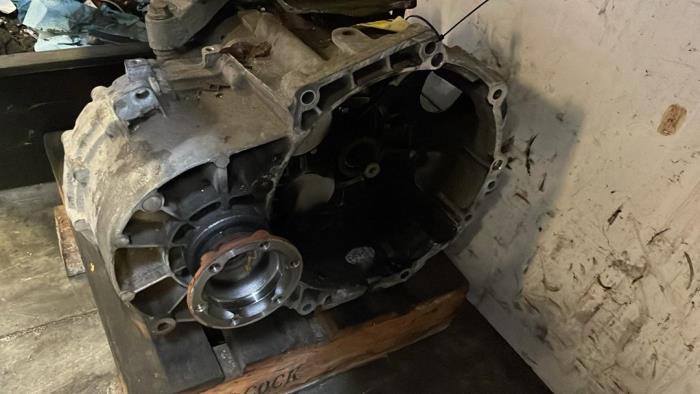 Used Gearbox Seat Alhambra (7N) 2.0 TDI 16V Price on request offered by Autohandel-Smet Gebroeders NV