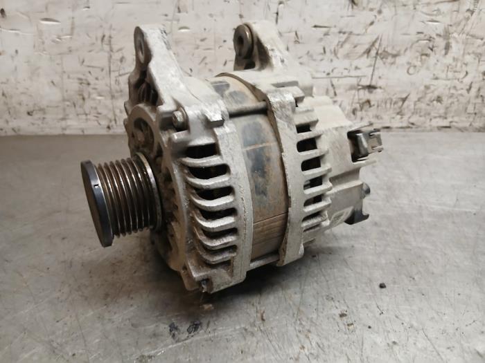 Dynamo van een Opel Movano 2.3 CDTi Biturbo 16V FWD 2015