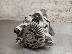 Dynamo van een Opel Movano 2.3 CDTi Biturbo 16V FWD 2015