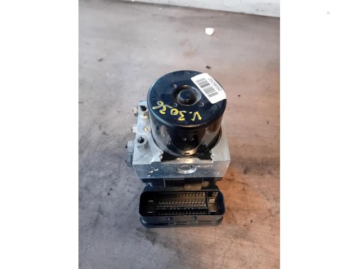 ABS-pump Volvo V40 (MV), 2012 / 2019 2.0 D2 16V, Halvkombi (Hatchback), 4 dörrar, Diesel, 1.969cc, 88kW (120pk), FWD, D4204T8; B; D4204T13, 2015-02 / 2019-08 (Begagnad)