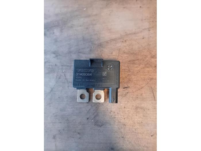 Begagnade Batterisensor Volvo V40 (MV) 2.0 D2 16V Pris på förfrågan erbjuds av Autohandel-Smet Gebroeders NV