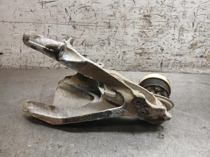 Engine mount from a Volkswagen Transporter T6 2.0 TDI 2023