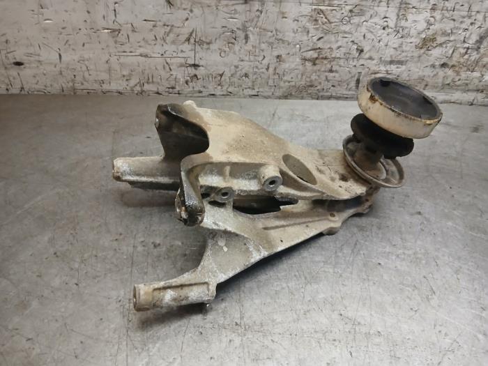 Used Engine mount Volkswagen Transporter T6 2.0 TDI Price € 60,50 Inclusive VAT offered by Autohandel-Smet Gebroeders NV