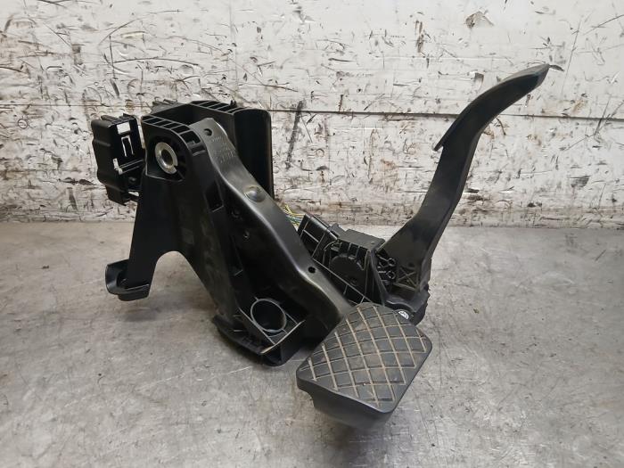 Begagnade Gaspedalsensor Seat Leon (5FB) 1.6 TDI 16V Pris på förfrågan erbjuds av Autohandel-Smet Gebroeders NV