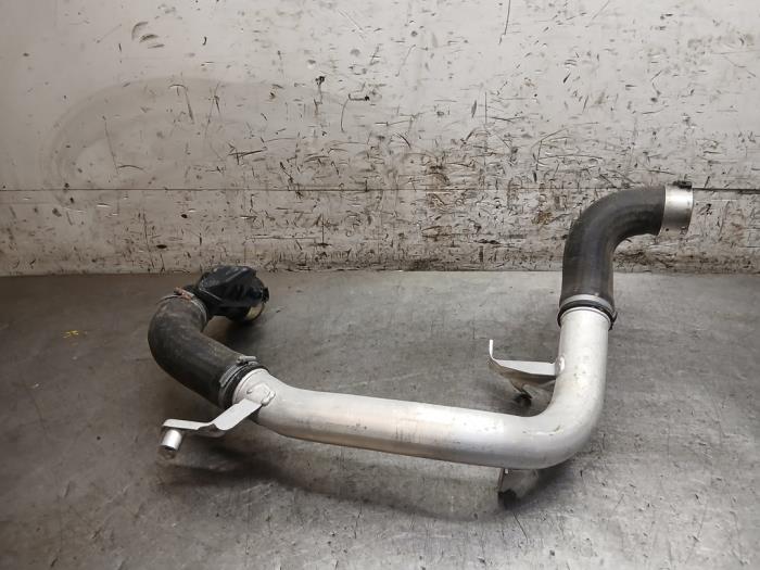 Gebrauchte Intercooler Rohr Volvo V60 II (ZW) 2.0 T6 16V Twin Engine Preis € 90,75 Mit Mehrwertsteuer angeboten von Autohandel-Smet Gebroeders NV