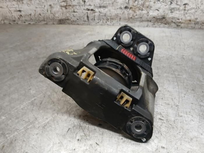 Used Engine mount Volvo V60 II (ZW) 2.0 T6 16V Twin Engine Price € 60,50 Inclusive VAT offered by Autohandel-Smet Gebroeders NV
