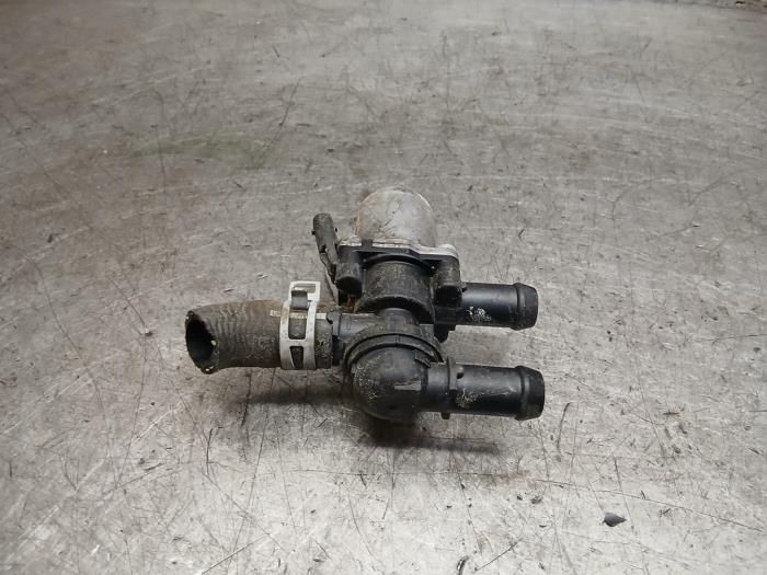 Begagnade Extra vattenpump Volvo V60 II (ZW) 2.0 T6 16V Twin Engine Pris € 18,15 Inklusive moms erbjuds av Autohandel-Smet Gebroeders NV