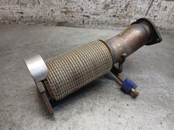 Used Exhaust front section Volvo V60 II (ZW) 2.0 T6 16V Twin Engine Price € 48,40 Inclusive VAT offered by Autohandel-Smet Gebroeders NV