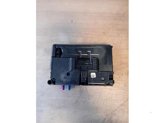 Begagnade Telefonmodul Dacia Sandero III Pris € 181,50 Inklusive moms erbjuds av Autohandel-Smet Gebroeders NV