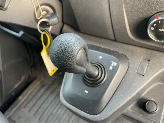 Gebrauchte Getriebe Renault Master III (FV) Preis auf Anfrage angeboten von Autohandel-Smet Gebroeders NV