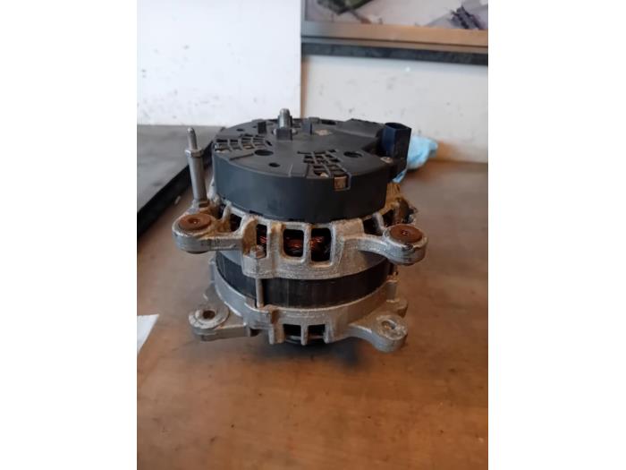 Begagnade Dynamo Volkswagen Sharan (7N) 2.0 TDI 16V Pris på förfrågan erbjuds av Autohandel-Smet Gebroeders NV
