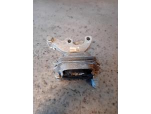 Engine mount from a Volkswagen Polo V (6R) 1.8 GTI 16V 2015