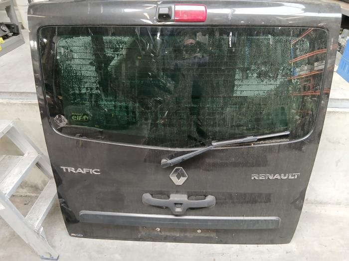 Używane Tylna klapa Renault Trafic Passenger (1JL/2JL/3JL/4JL) 2.0 dCi 16V 120 Cena na żądanie oferowane przez Autohandel-Smet Gebroeders NV