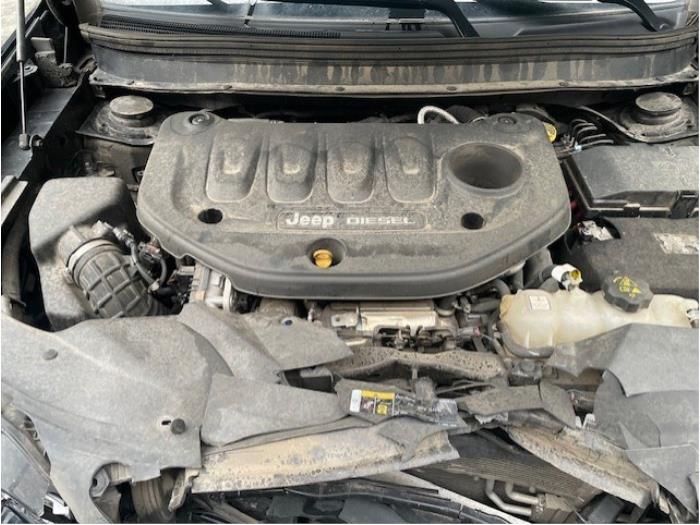Gebrauchte Motor Jeep Cherokee (KL) Preis auf Anfrage angeboten von Autohandel-Smet Gebroeders NV