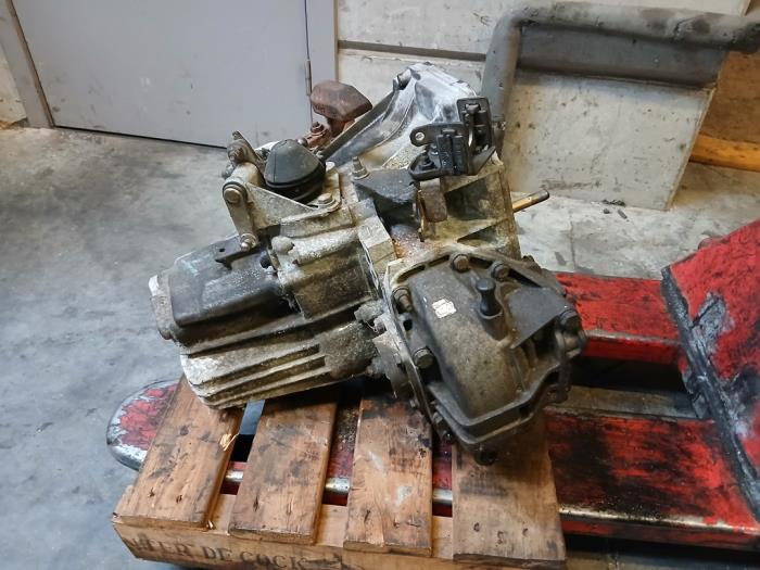 Gebrauchte Getriebe Alfa Romeo GT (937) 1.9 JTD 16V Multijet Preis auf Anfrage angeboten von Autohandel-Smet Gebroeders NV