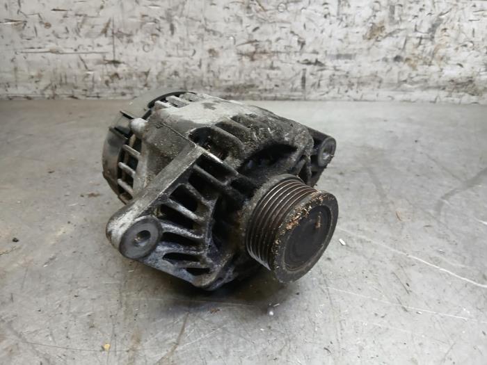 Gebrauchte Dynamo Alfa Romeo GT (937) 1.9 JTD 16V Multijet Preis € 90,75 Mit Mehrwertsteuer angeboten von Autohandel-Smet Gebroeders NV