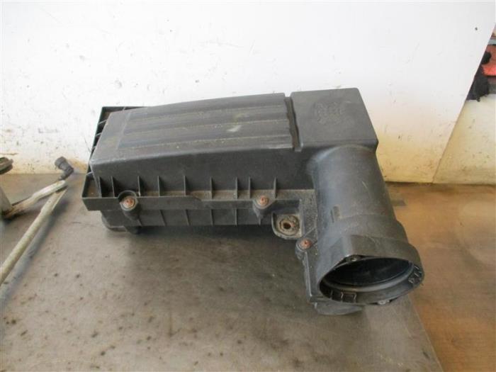 Begagnade Luftfilterhus Volkswagen Golf VI (5K1) 2.0 GTI 16V Pris € 60,50 Inklusive moms erbjuds av Autohandel-Smet Gebroeders NV