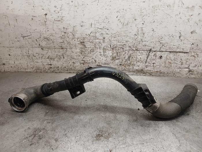 Gebrauchte Intercooler Rohr Renault Master III (MA/MB/MC/MD/MH/MF/MG/MH) Preis € 48,40 Mit Mehrwertsteuer angeboten von Autohandel-Smet Gebroeders NV