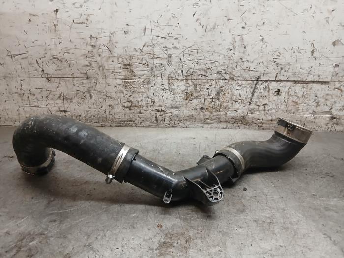 Gebrauchte Intercooler Rohr Renault Master III (MA/MB/MC/MD/MH/MF/MG/MH) Preis € 90,75 Mit Mehrwertsteuer angeboten von Autohandel-Smet Gebroeders NV