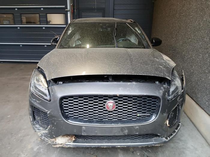 Używane Maska Jaguar E-Pace 2.0 D 150 16V Cena € 484,00 Z VAT oferowane przez Autohandel-Smet Gebroeders NV