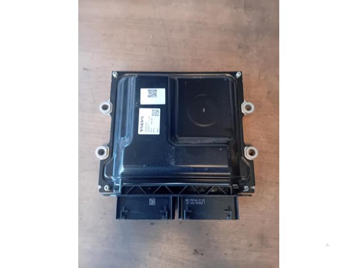 Used Engine management computer Volvo XC60 II (UZ) 2.0 T8 16V Recharge, Twin Engine AWD Price € 302,50 Inclusive VAT offered by Autohandel-Smet Gebroeders NV
