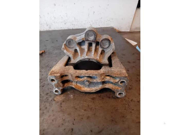 Usagé Support moteur Ford Transit 2.2 TDCi 16V Prix € 36,30 Prix TTC proposé par Autohandel-Smet Gebroeders NV