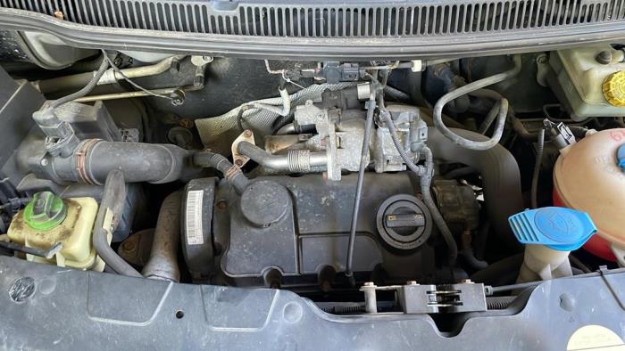Gebrauchte Motor Volkswagen Transporter T5 1.9 TDi Preis auf Anfrage angeboten von Autohandel-Smet Gebroeders NV