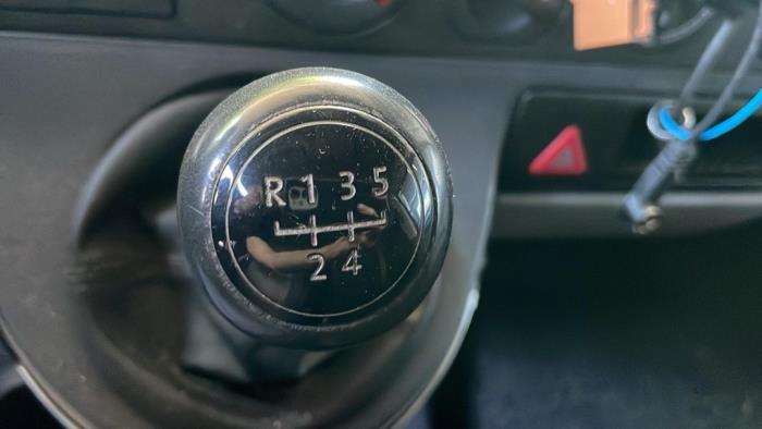 Gebrauchte Getriebe Volkswagen Transporter T5 1.9 TDi Preis auf Anfrage angeboten von Autohandel-Smet Gebroeders NV