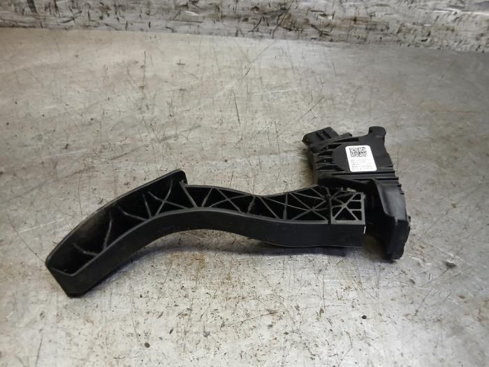 Begagnade Gaspedalsensor Volkswagen Golf VII (AUA) 1.6 TDI BMT 16V Pris € 30,25 Inklusive moms erbjuds av Autohandel-Smet Gebroeders NV