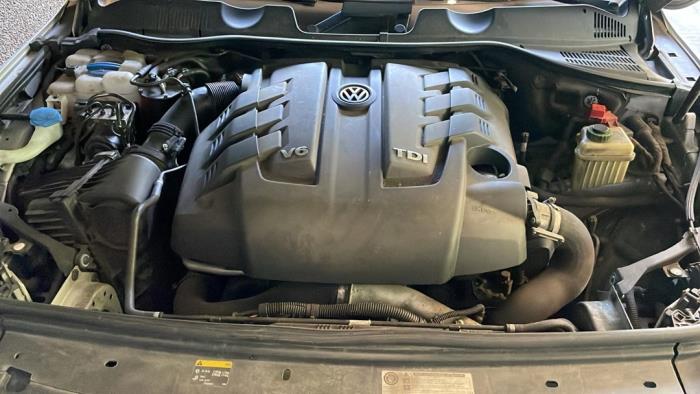 Used Engine Volkswagen Touareg (7PA/PH) 3.0 TDI V6 24V BlueMotion Technology DPF Price on request offered by Autohandel-Smet Gebroeders NV