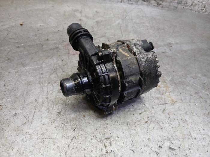 Begagnade Vattenpump Mercedes Vito Tourer (447.7) 2.2 114 CDI 16V Pris € 181,50 Inklusive moms erbjuds av Autohandel-Smet Gebroeders NV