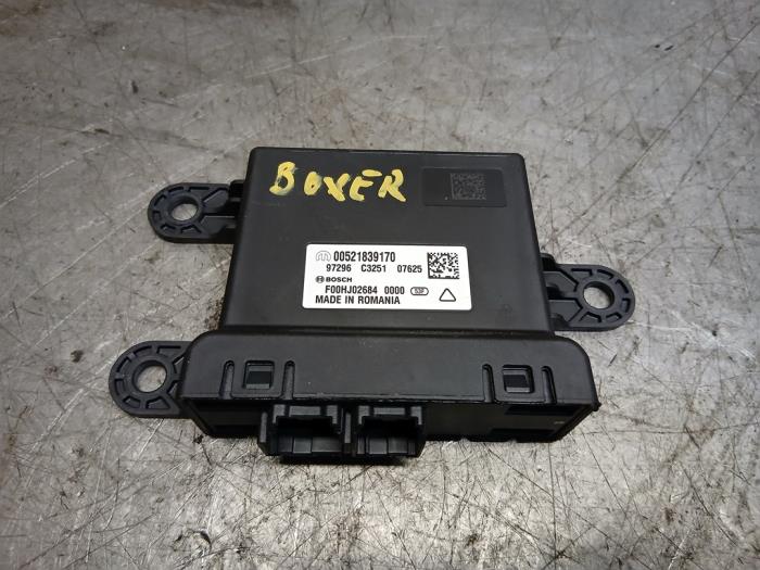 Begagnade PDC-modul Peugeot Boxer (U9) 2.2 BlueHDi 180 Pris € 90,75 Inklusive moms erbjuds av Autohandel-Smet Gebroeders NV