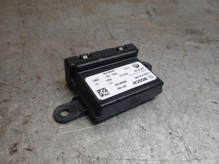 Begagnade PDC-modul Jeep Renegade (BU) 1.0 GSE T3 12V Pris € 60,50 Inklusive moms erbjuds av Autohandel-Smet Gebroeders NV