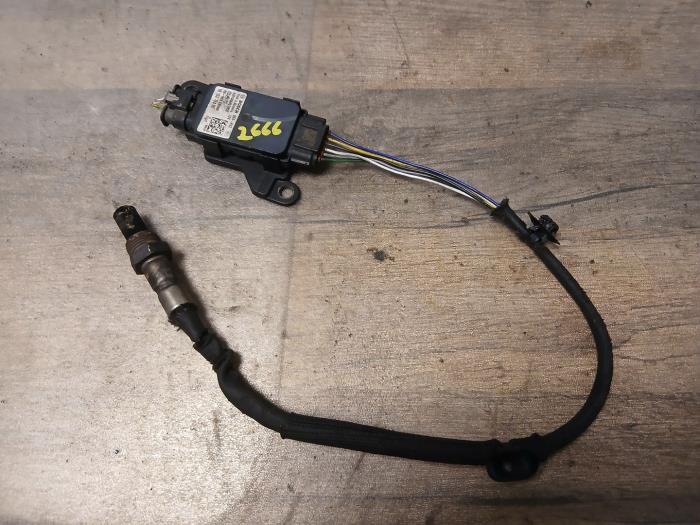 Używane Czujnik Nox Peugeot Expert (V1/VA/VB/VE/VF/VT/VY) 1.5 BlueHDi 100 Cena € 90,75 Z VAT oferowane przez Autohandel-Smet Gebroeders NV