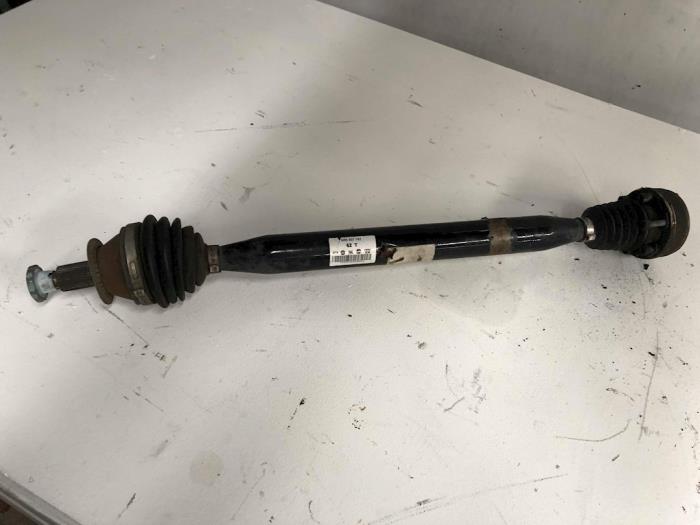 Front drive shaft, right from a Seat Ibiza IV SC (6J1) 1.2 12V 2012