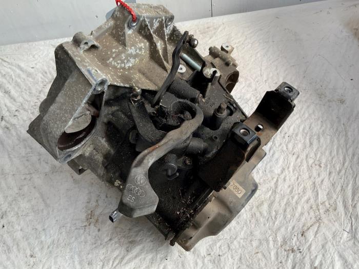 Gearbox from a Volkswagen Polo IV (9N1/2/3) 1.2 2003