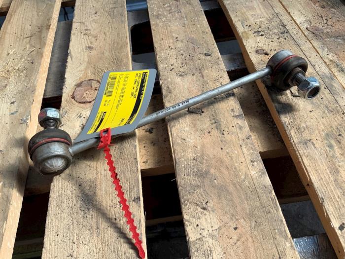 Używane Stabilizator przód Opel Corsa C (F08/68) 1.4 16V Twin Port Cena € 10,00 Procedura marży oferowane przez Autodemontage van der Iest