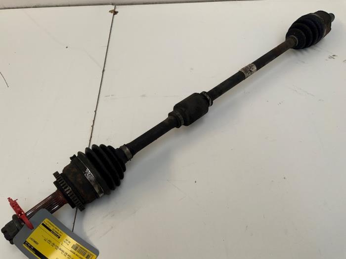 Begagnade Drivaxel, höger fram Hyundai i20 1.2i 16V Pris € 50,00 Marginaltabell erbjuds av Autodemontage van der Iest