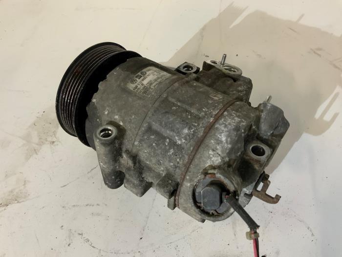 Air conditioning pump from a Seat Ibiza III (6L1) 1.9 TDI FR 2002